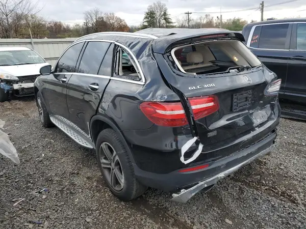WDC0G4KB8HF201374 2017 MERCEDES-BENZ GLC - Image 2