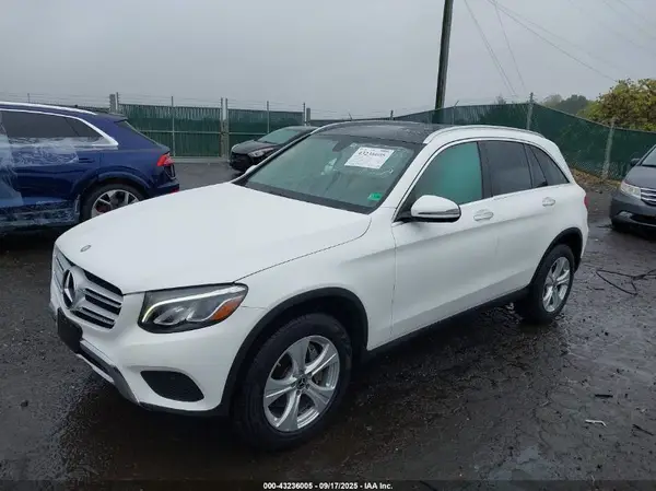 WDC0G4KB8HF218952 2017 MERCEDES-BENZ GLC - Image 2