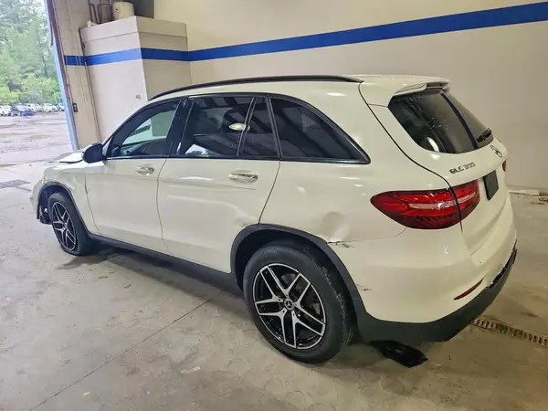 WDC0G4KB8HF238151 2017 MERCEDES-BENZ GLC - Image 2