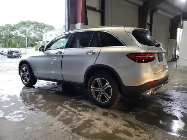 WDC0G4KB8HF258058 2017 MERCEDES-BENZ GLC - Image 2