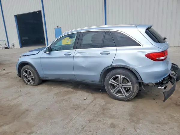 WDC0G4KB8HV004324 2017 MERCEDES-BENZ GLC - Image 2