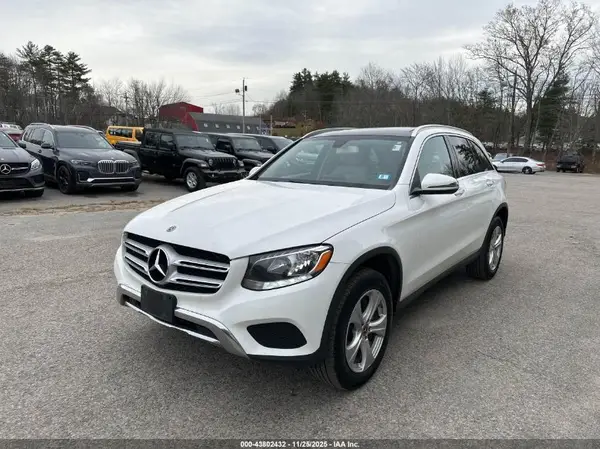 WDC0G4KB8JV015491 2018 MERCEDES-BENZ GLC - Image 2