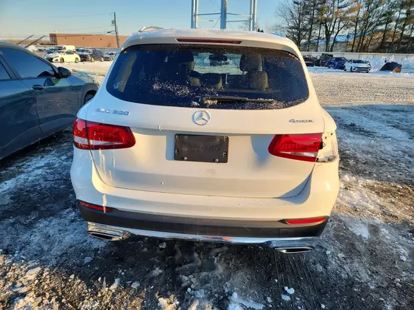 2018 MERCEDES-BENZ GLC auction photo 6