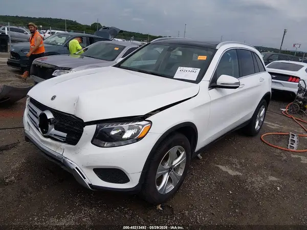 WDC0G4KB8JV030864 2018 MERCEDES-BENZ GLC - Image 2