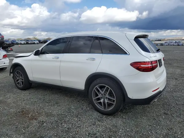 WDC0G4KB8JV070619 2018 MERCEDES-BENZ GLC - Image 2