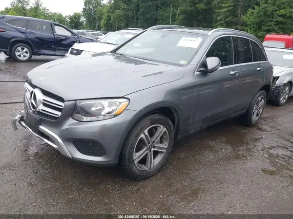 WDC0G4KB8JV080762 2018 MERCEDES-BENZ GLC - Image 2