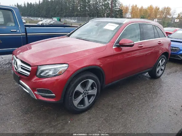 WDC0G4KB8JV107720 2018 MERCEDES-BENZ GLC - Image 2
