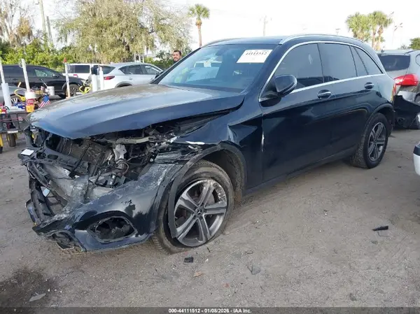 WDC0G4KB8KF504744 2019 MERCEDES-BENZ GLC - Image 2