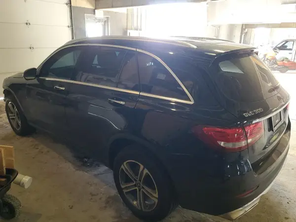 WDC0G4KB8KF575295 2019 MERCEDES-BENZ GLC - Image 2