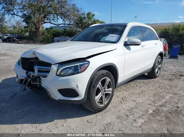 WDC0G4KB8KF637049 2019 MERCEDES-BENZ GLC - Image 2