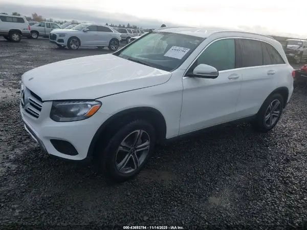 WDC0G4KB8KF641585 2019 MERCEDES-BENZ GLC - Image 2