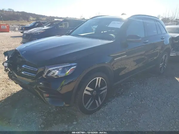WDC0G4KB8KV147944 2019 MERCEDES-BENZ GLC - Image 2