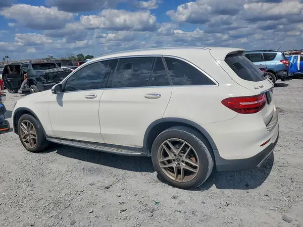 WDC0G4KB8KV185075 2019 MERCEDES-BENZ GLC - Image 2