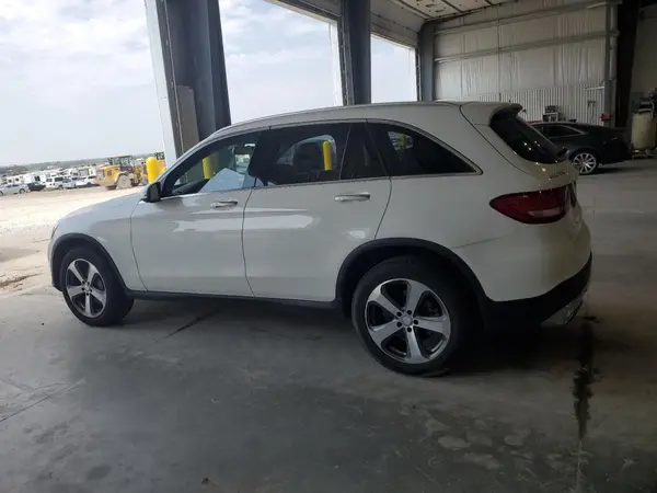 WDC0G4KB9GF008679 2016 MERCEDES-BENZ GLC - Image 2