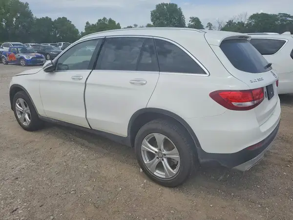 WDC0G4KB9GF010948 2016 MERCEDES-BENZ GLC - Image 2