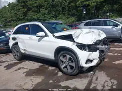 WDC0G4KB9GF011954 2016 MERCEDES-BENZ GLC
