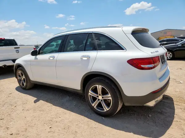 WDC0G4KB9GF013249 2016 MERCEDES-BENZ GLC - Image 2