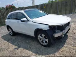 WDC0G4KB9GF017883 2016 MERCEDES-BENZ GLC