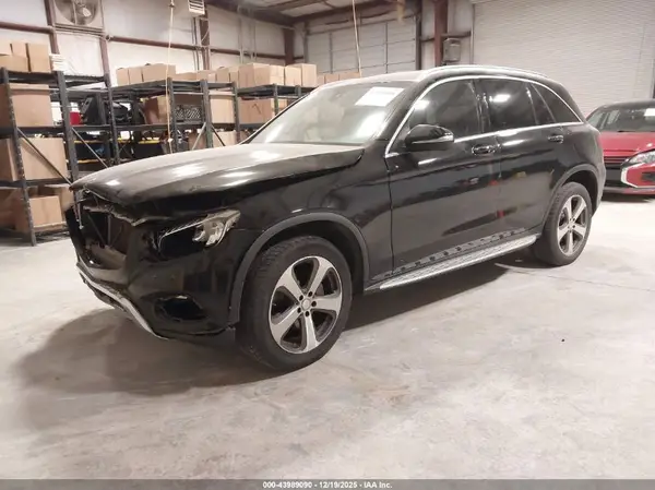 WDC0G4KB9GF052102 2016 MERCEDES-BENZ GLC - Image 2
