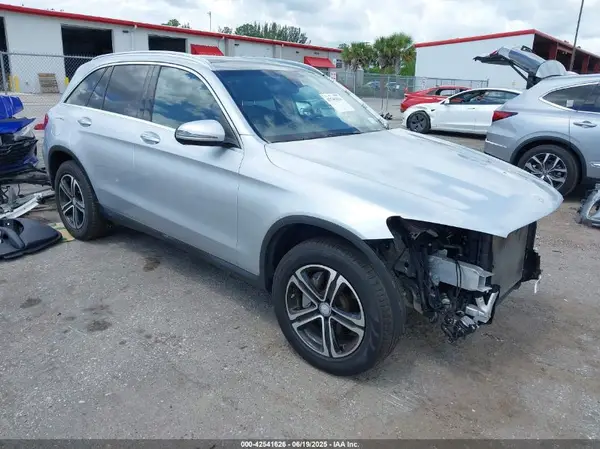 WDC0G4KB9HF165579 2017 MERCEDES-BENZ GLC - Image 1