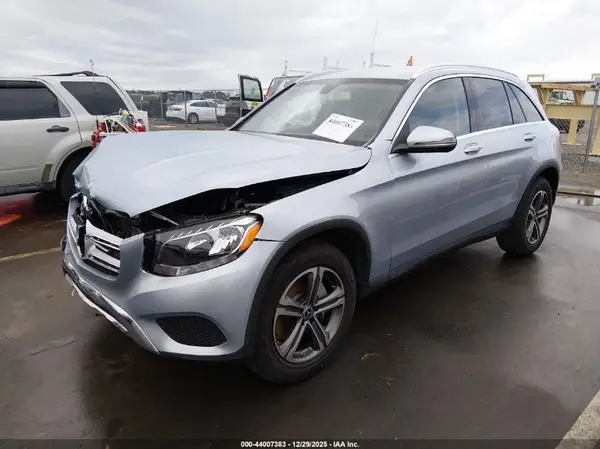 WDC0G4KB9HF206888 2017 MERCEDES-BENZ GLC - Image 2