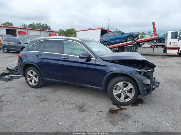 WDC0G4KB9HF252544 2017 MERCEDES-BENZ GLC - Image 1