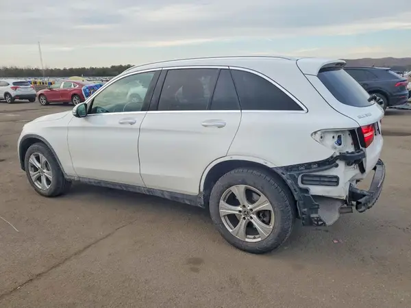 WDC0G4KB9HV005207 2017 MERCEDES-BENZ GLC - Image 2