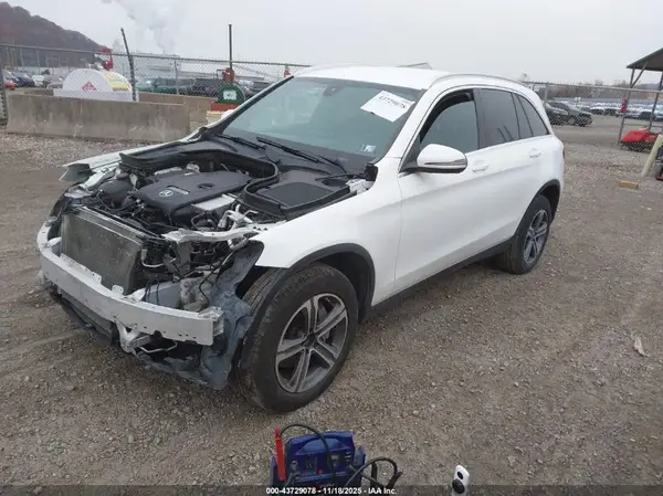 WDC0G4KB9HV012660 2017 MERCEDES-BENZ GLC - Image 2