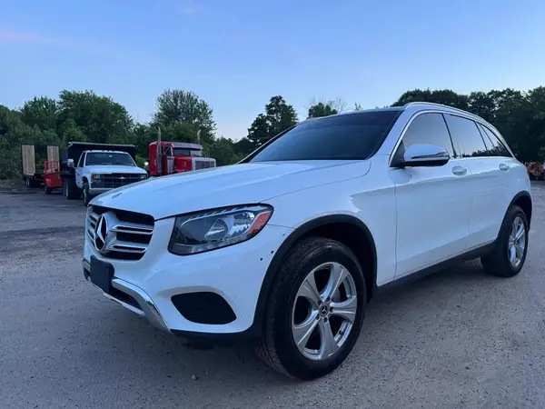 WDC0G4KB9JF438882 2018 MERCEDES-BENZ GLC - Image 2