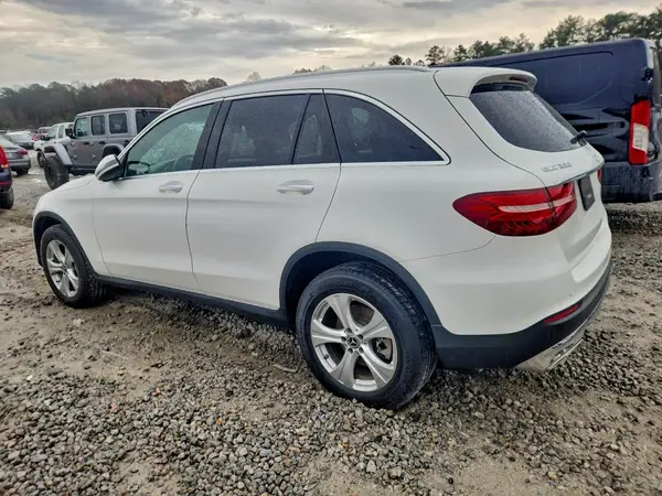 WDC0G4KB9JV017637 2018 MERCEDES-BENZ GLC - Image 2
