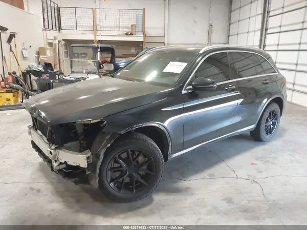 WDC0G4KB9JV017900 2018 MERCEDES-BENZ GLC - Image 2
