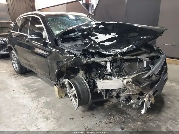 WDC0G4KB9JV054056 2018 MERCEDES-BENZ GLC - Image 1