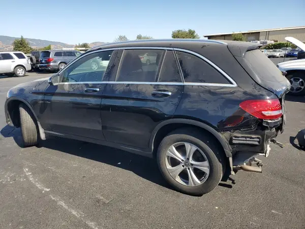 WDC0G4KB9JV076560 2018 MERCEDES-BENZ GLC - Image 2