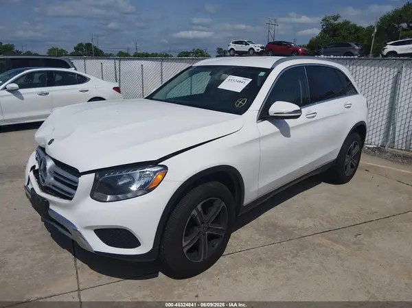 WDC0G4KB9JV079670 2018 MERCEDES-BENZ GLC - Image 2