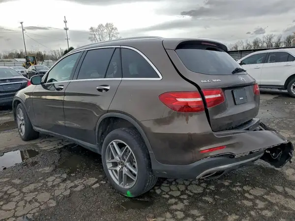 WDC0G4KB9JV084657 2018 MERCEDES-BENZ GLC - Image 2