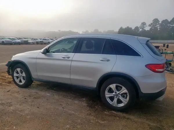 WDC0G4KB9JV097747 2018 MERCEDES-BENZ GLC - Image 2