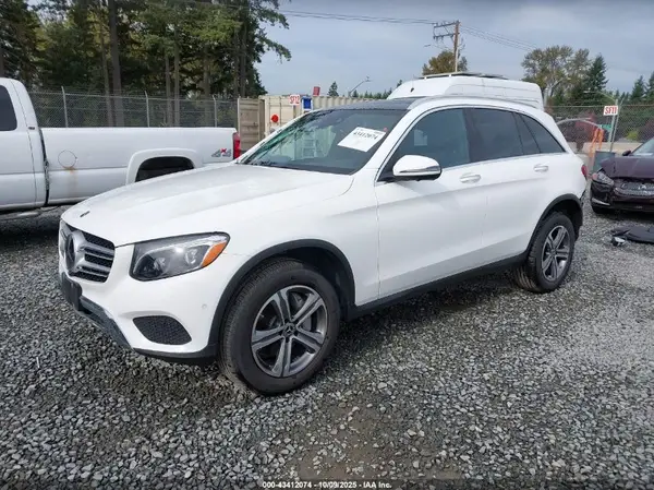 WDC0G4KB9KF504655 2019 MERCEDES-BENZ GLC - Image 2