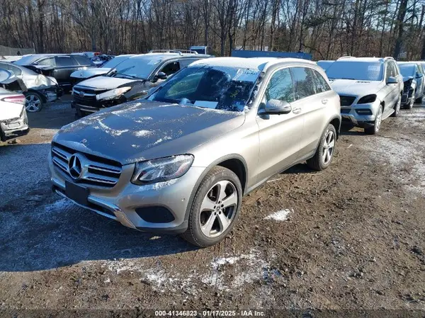 WDC0G4KB9KF577556 2019 MERCEDES-BENZ GLC - Image 2
