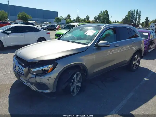 WDC0G4KB9KF606523 2019 MERCEDES-BENZ GLC - Image 2