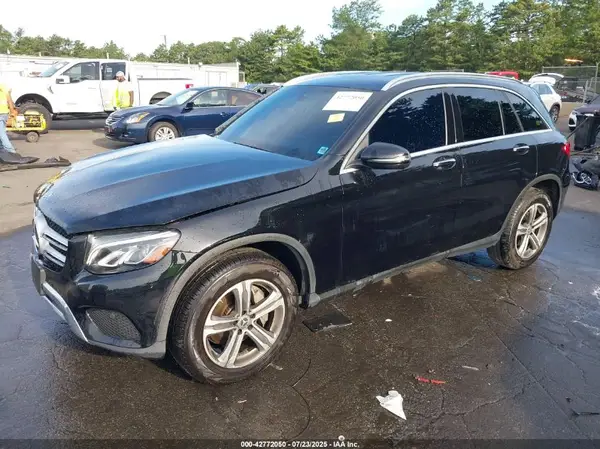 WDC0G4KB9KF671615 2019 MERCEDES-BENZ GLC - Image 2