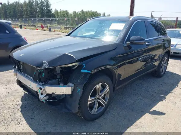 WDC0G4KB9KV136855 2019 MERCEDES-BENZ GLC - Image 2