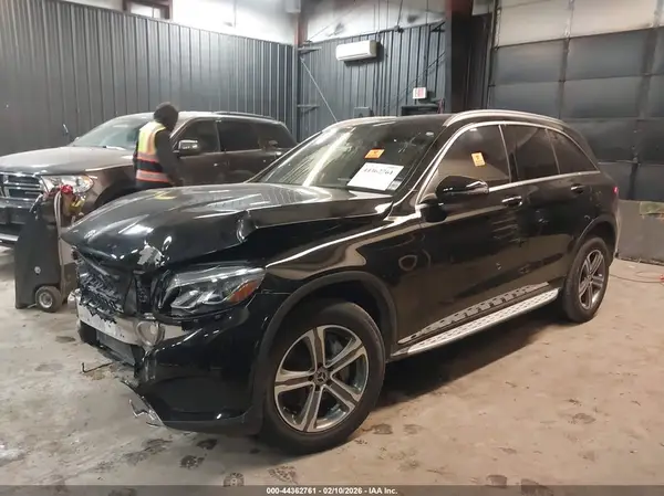 WDC0G4KB9KV190379 2019 MERCEDES-BENZ GLC - Image 2