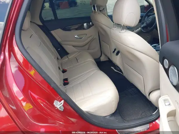 WDC0G4KBXGF018198 2016 MERCEDES-BENZ GLC - Image 8