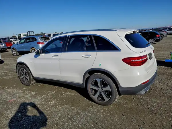 WDC0G4KBXGF033560 2016 MERCEDES-BENZ GLC - Image 2