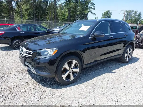 WDC0G4KBXGF061519 2016 MERCEDES-BENZ GLC - Image 2