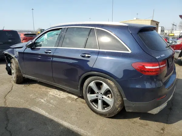 WDC0G4KBXGF063030 2016 MERCEDES-BENZ GLC - Image 2
