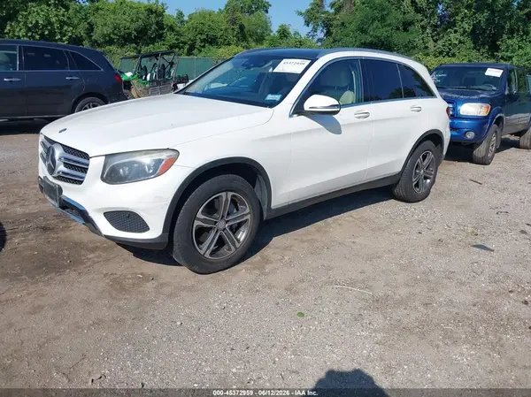 WDC0G4KBXGF075694 2016 MERCEDES-BENZ GLC - Image 2