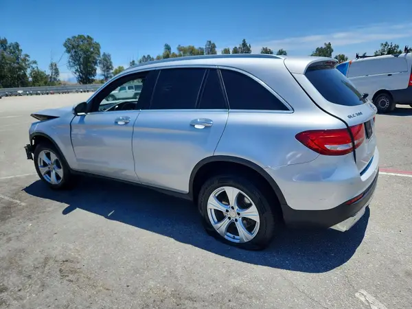 WDC0G4KBXHF133420 2017 MERCEDES-BENZ GLC - Image 2