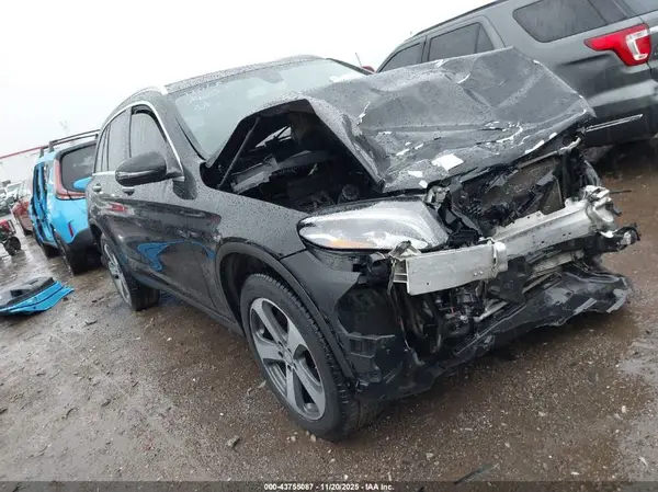 WDC0G4KBXHF144692 2017 MERCEDES-BENZ GLC - Image 1