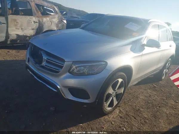 WDC0G4KBXHF155143 2017 MERCEDES-BENZ GLC - Image 2